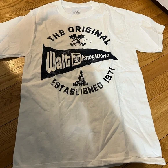 Brand new never worn Walt Disney T-shirt - Picture 1 of 2